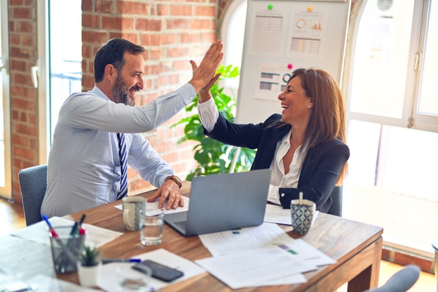 Fractional Chief Technology Officer 4 Happy CEO - Data Up. Photo by krakenimages Unsplash